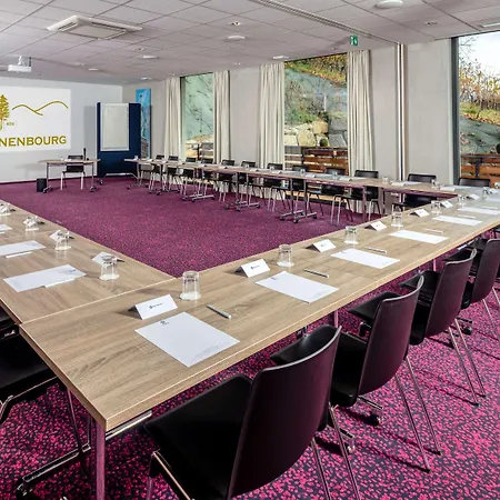 Western & Le Schoenenbourg - - Proche Colmar Hotel Riquewihr
