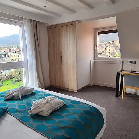 Western & Le Schoenenbourg - - Proche Colmar Hotel 4*