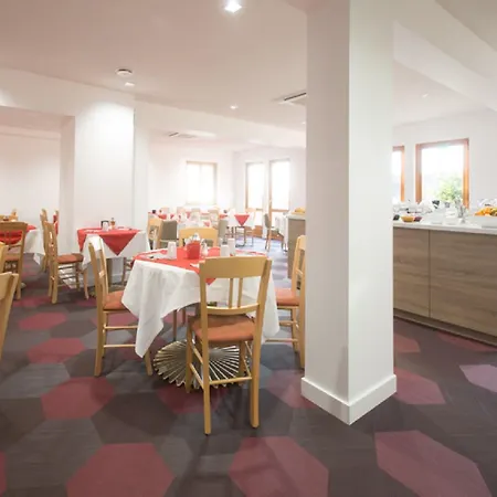 Western & Le Schoenenbourg Hotel 4*