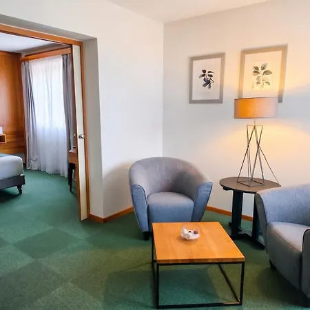 Western & Le Schoenenbourg 4*