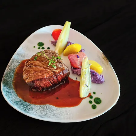 Western & Le Schoenenbourg 4*